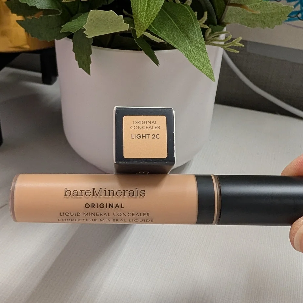 bareMinerals Original Liquid Mineral Concealer - Light 2C 6 ml / .2 fl oz NIB